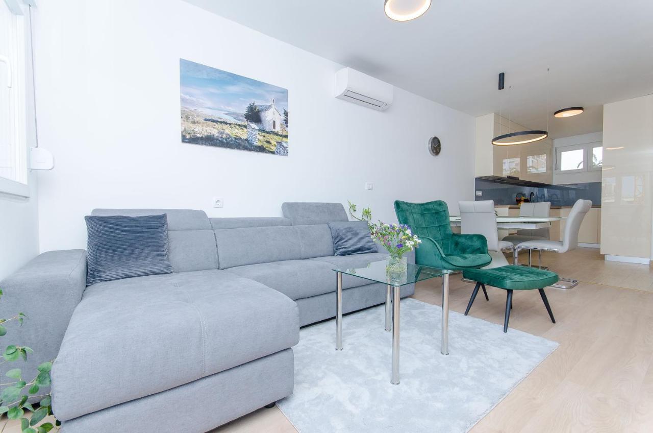 Modern Living Airy Appartement Split
