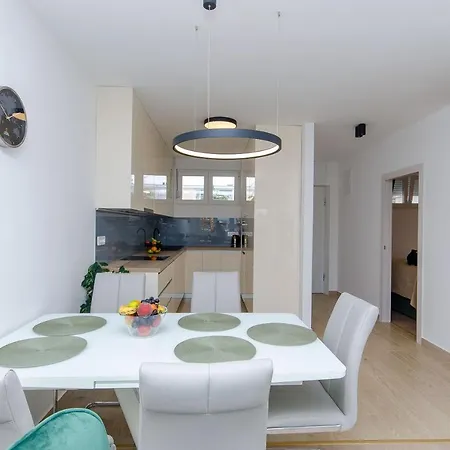 Modern Living Apartment Airy Split Kültér fotó
