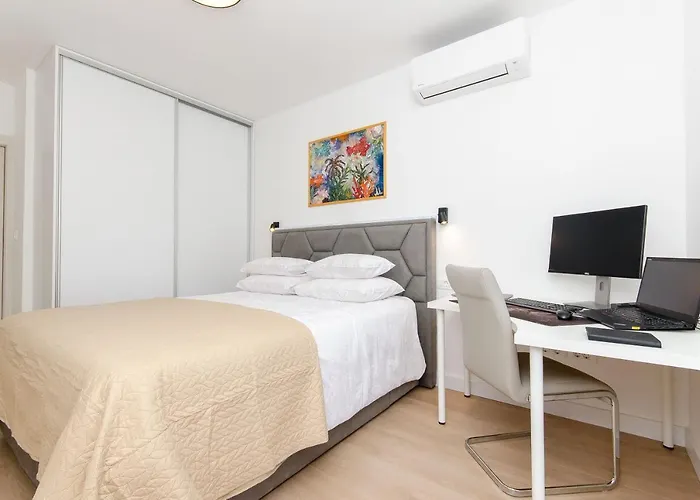 Modern Living Apartment Airy